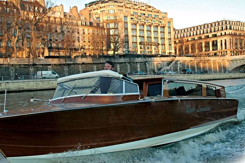 VIP Experience: Paris River Cruise Tour by Private Luxury Yacht
