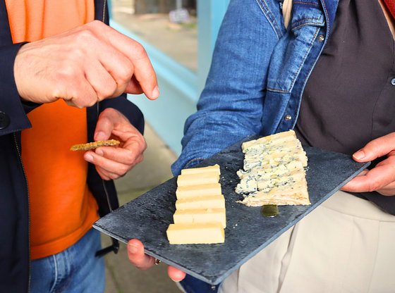 Edinburgh Food Tour: Scottish Culinary Traditions 