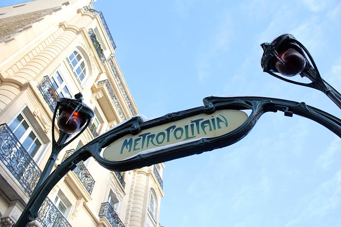 Paris Modern Architecture Tour: Guimard to Le Corbusier