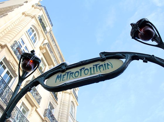 Paris Modern Architecture Tour: Guimard to Le Corbusier