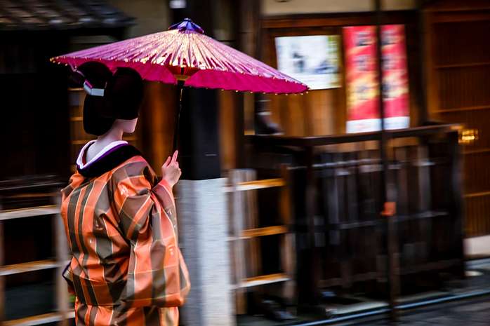 Geisha District Night Tour: Exploring Gion