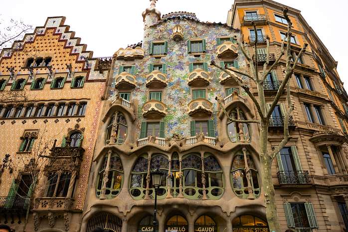 Gaudi Tour with Skip-the-Line tickets to Casa Batlló