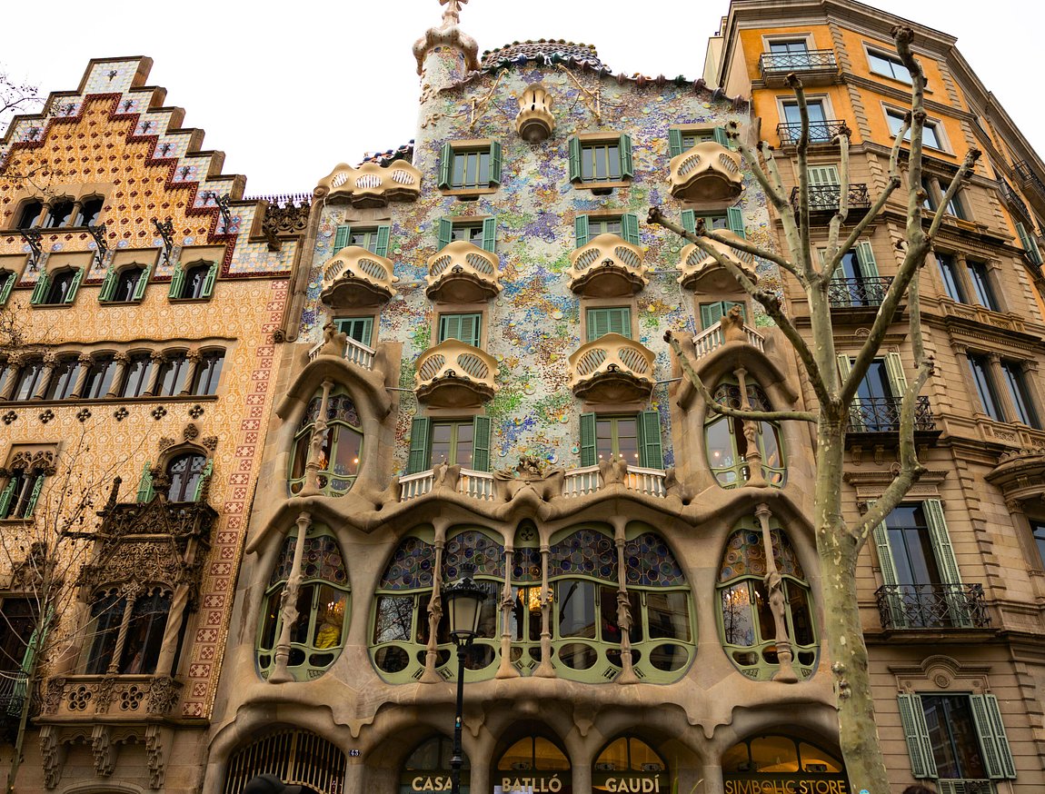 Gaudi Tour with Skip-the-Line tickets to Casa Batlló