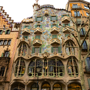 gaudi tour barcelona