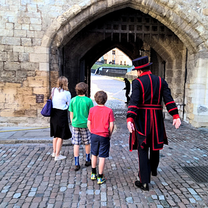 tower of london family tour