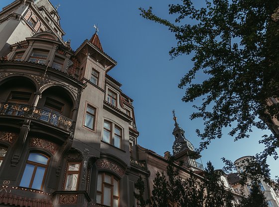 Art Nouveau in Prague Tour with the House of the Black Madonna