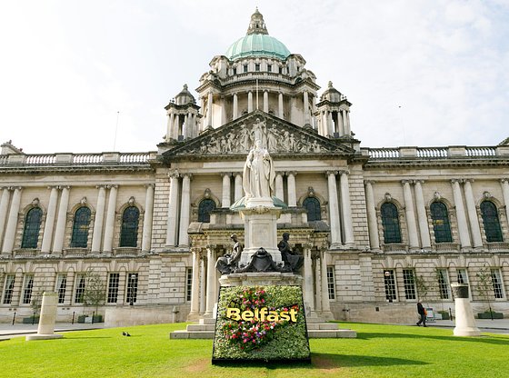 Belfast Welcome Tour: Sites and Insights
