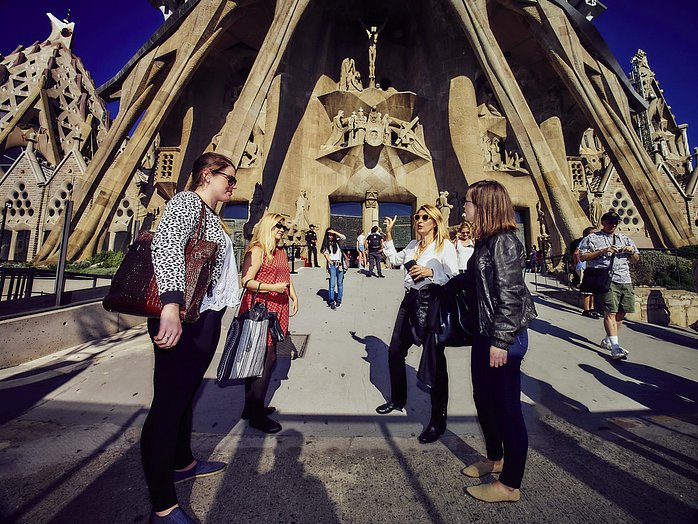 Full-Day Gaudí Tour with Park Güell and Sagrada Familia Skip-the-Line Tickets