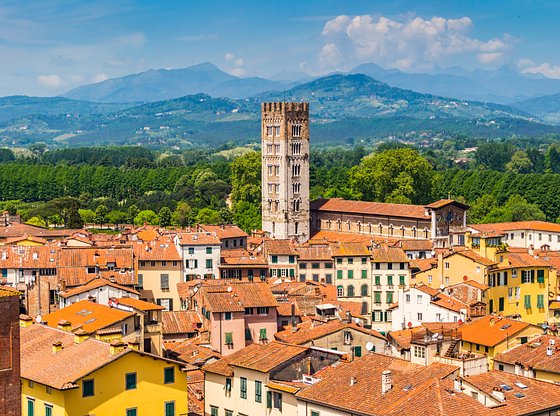 Introduction to Lucca Tour with Guinigi Tower