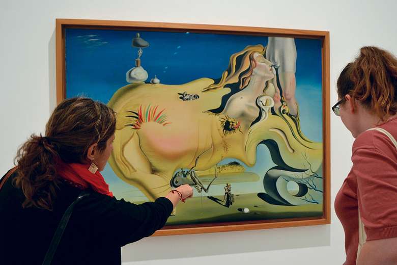 Reina Sofia Museum Tour: A Guided Crash Course with Skip-the-Line Tickets