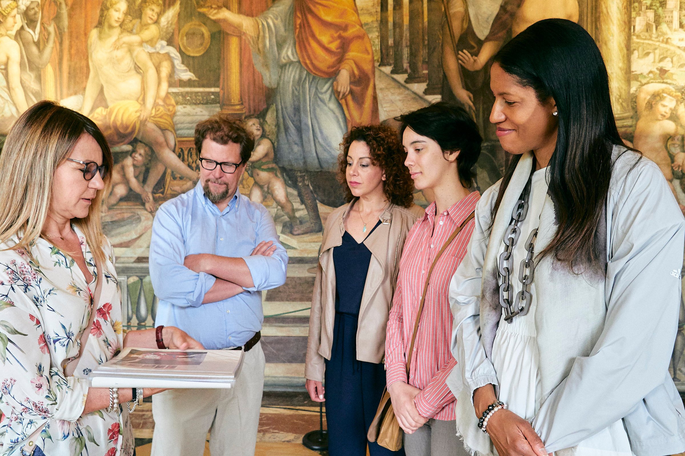 villa farnesina tour