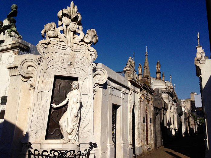 Buenos Aires Politics Tour: Recoleta and Retiro Neighborhoods