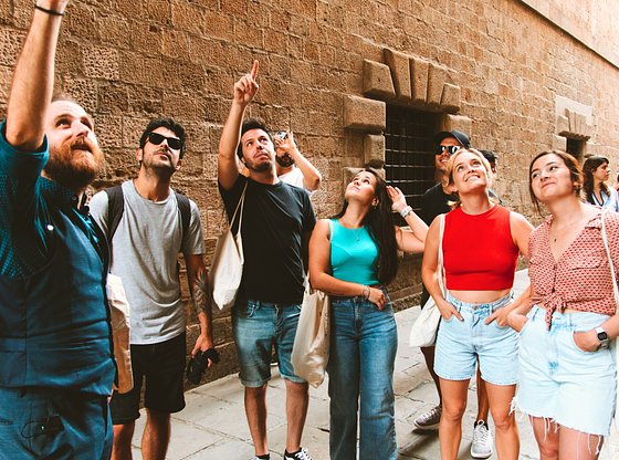 Barcelona Welcome Tour: Sites & Insights