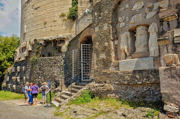 Appian Way Tour with Catacombs