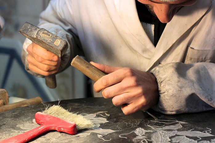 Florence Artisan Workshop Tour with Oltrarno Neighborhood