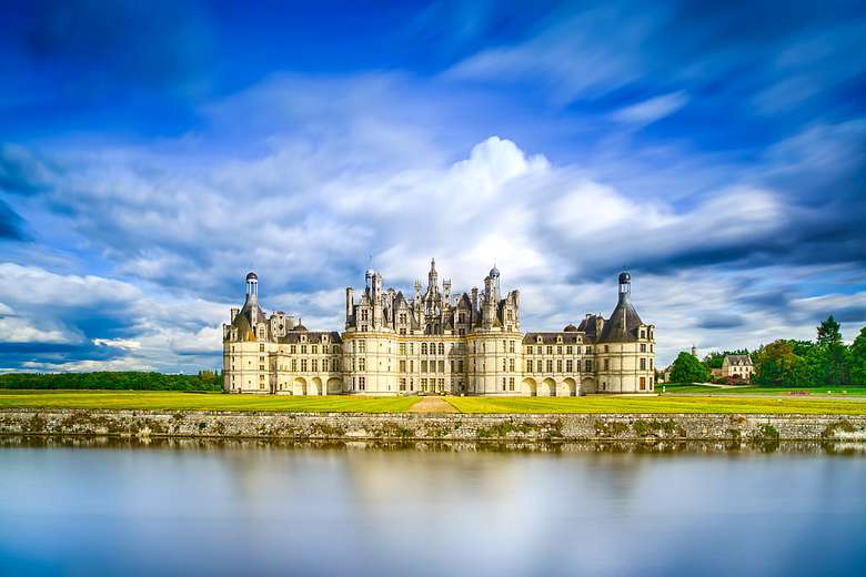 Full-Day Loire Valley Castles Day Trip from Paris with Skip-the-Line Tickets to Château de Chambord
