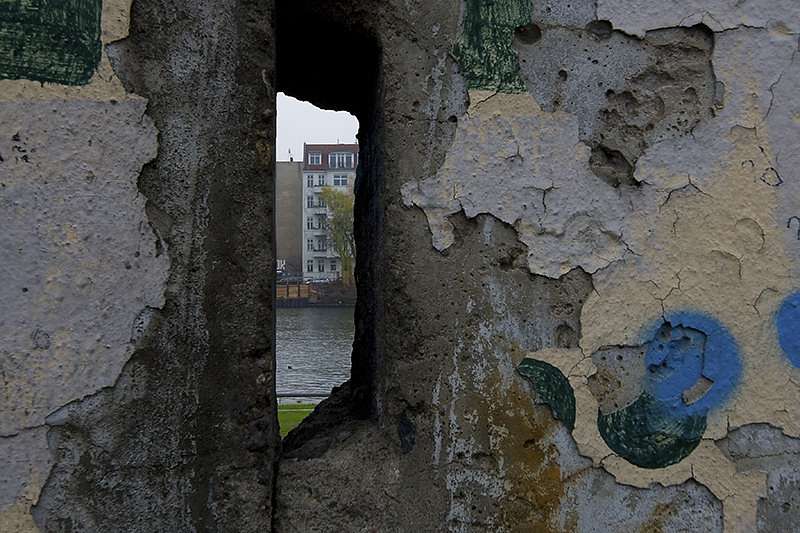 berlin wall for kids