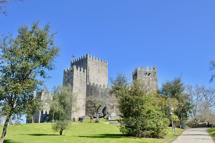 Half-Day Guimarães Day Trip from Porto