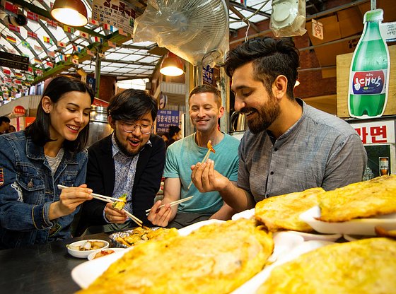 Seoul Street Food Tour: Gwangjang Market and Beyond