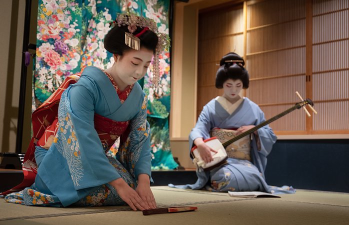 Exclusive Private Tea Ceremony with a Geisha Tour