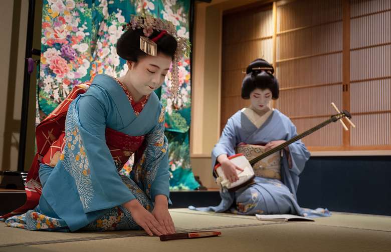 Exclusive Private Tea Ceremony with a Geisha Tour