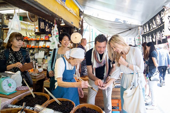Spanish - Tokyo Food Tour: Savoring Tsukiji Outer Market