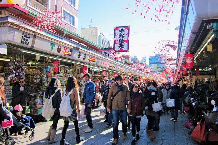 Spanish - Asakusa Tour: Edo History and Senso-ji Temple