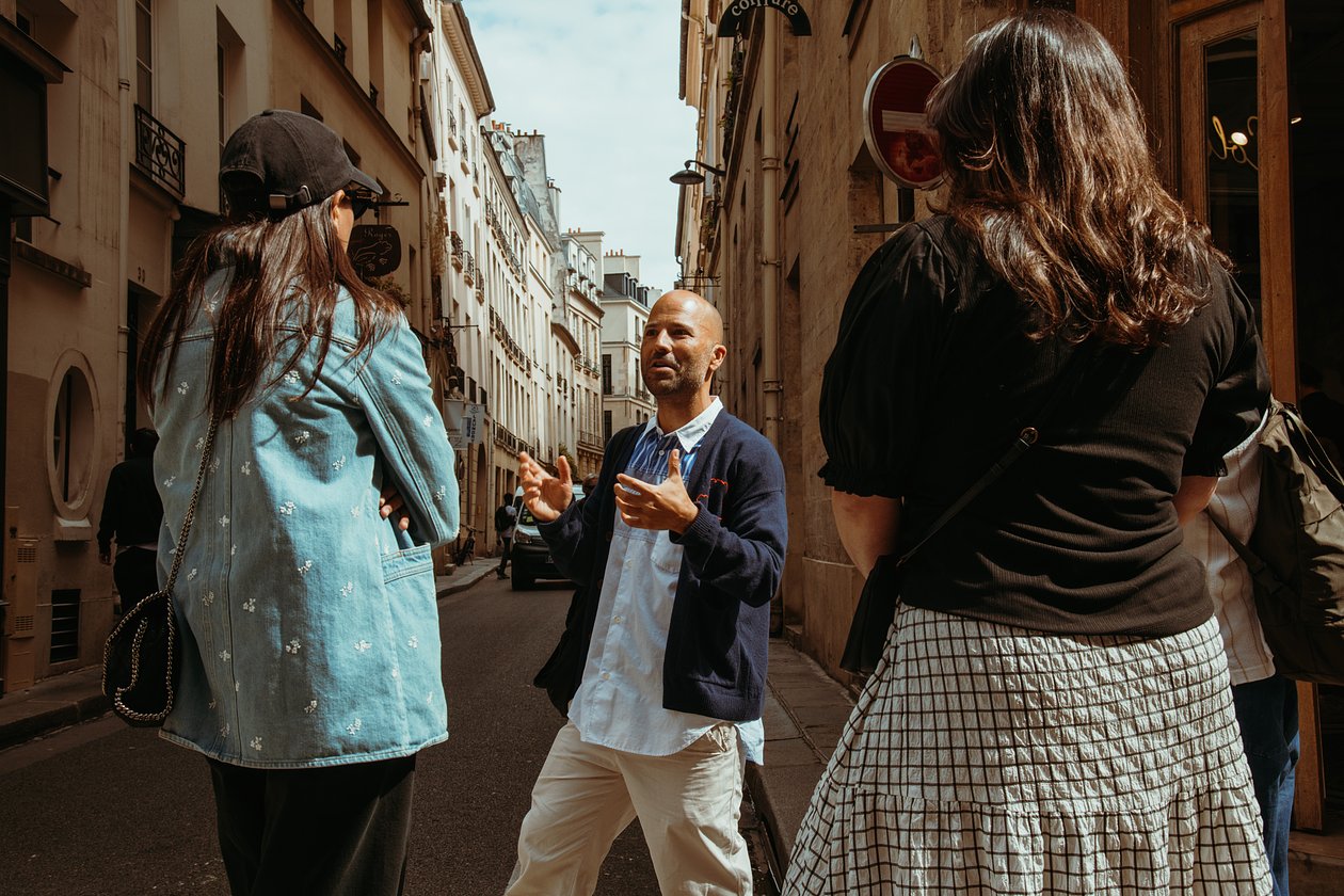 paris neighborhood tour