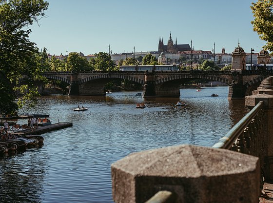 Prague Castle District Tour with Strahov Monastery