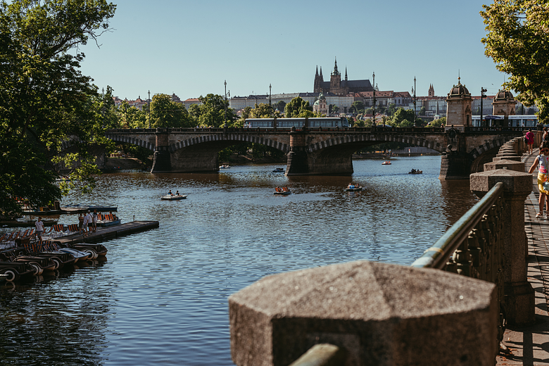 Prague Castle District Tour with Strahov Monastery