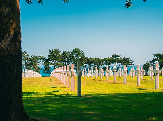 D-Day and Normandy Beaches Day Trip from Paris