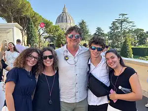Photo Shared by Mariana with their review