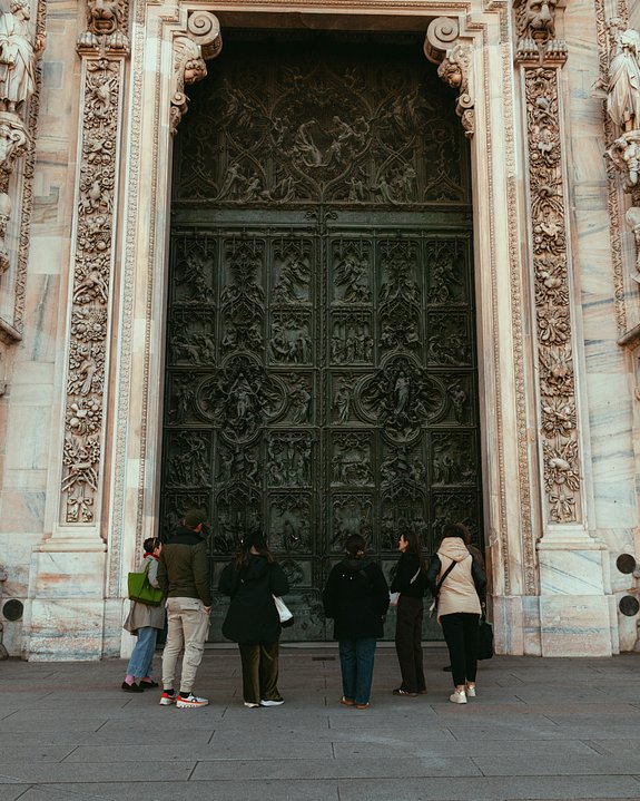 milan group tours