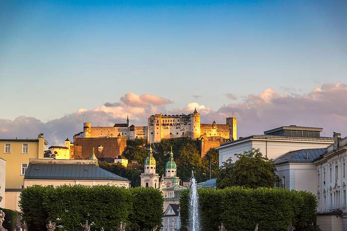 Salzburg Evening Tour with Mirabell Palace and Mozart's Birthplace